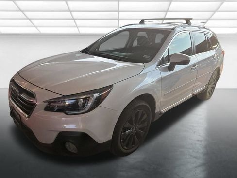 Used 2019 Subaru Outback 3.6R Touring AWD/4WD image 5