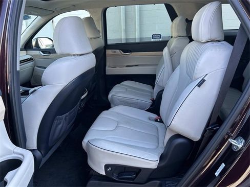 Certified 2024 Hyundai Palisade Limited image 12