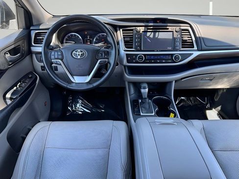 Used 2015 Toyota Highlander Limited Platinum AWD/4WD image 5