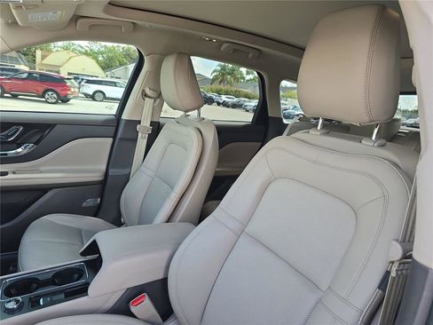 Used 2024 Lincoln Corsair FWD w/ Equipment Group 101A image 18