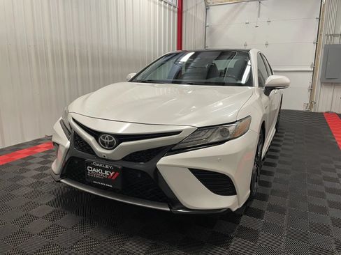 Used 2018 Toyota Camry XSE w/ Audio Package FWD image 9
