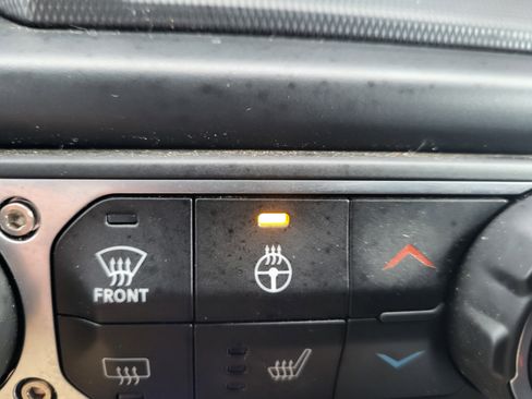 Used 2021 Jeep Wrangler Unlimited Sahara w/ Cold Weather Group image 34