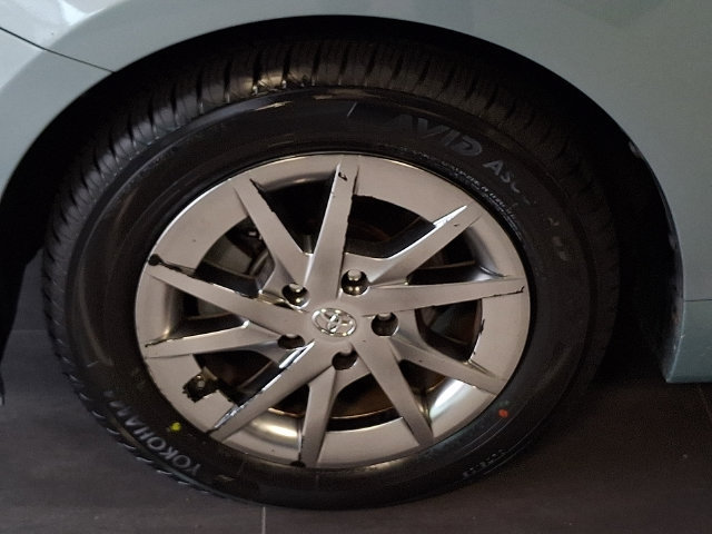 Used 2017 Toyota Prius V Two w/ Carpet Mat Package FWD image 8