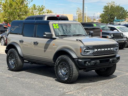 Used 2025 Ford Bronco Badlands AWD/4WD image 4