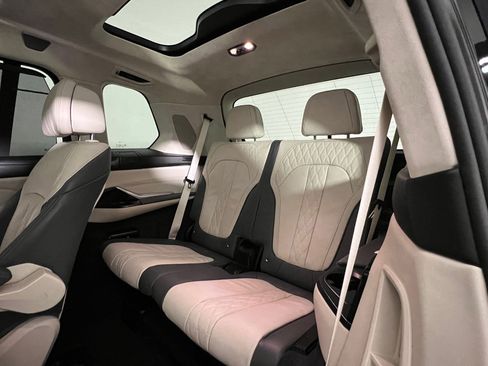 New 2026 BMW ALPINA XB7 image 36