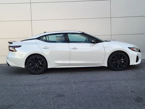 Used 2023 Nissan Maxima SR w/ Sport Mat Group image 5