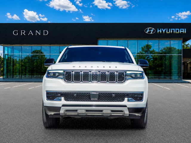 Used 2023 Jeep Wagoneer L Series II RWD image 9