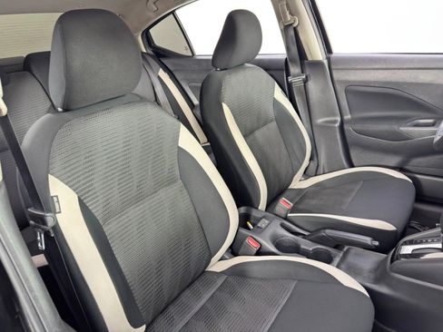 Used 2021 Nissan Versa SV image 29