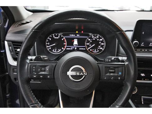 Used 2023 Nissan Rogue SV w/ SV Premium B Package FWD image 8