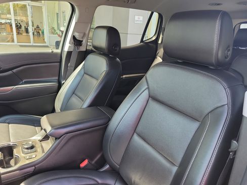 Used 2023 GMC Acadia SLT FWD image 17