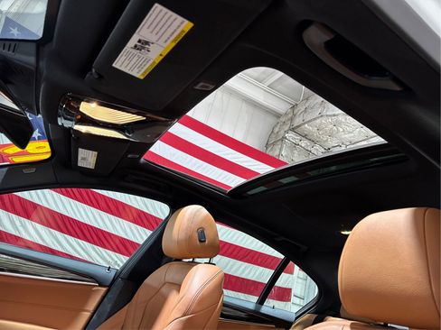 Used 2019 BMW 530i xDrive w/ M Sport Package image 18