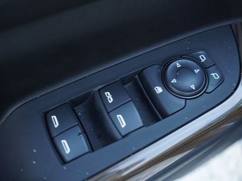 Certified 2023 GMC Acadia SLE w/ Driver Convenience Package image 22