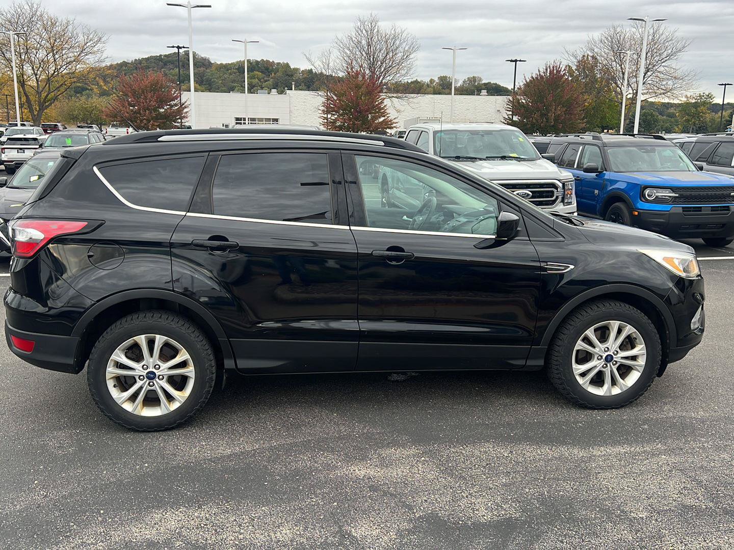 Used 2018 Ford Escape SE AWD/4WD image 4