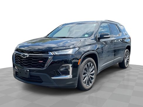 Certified 2023 Chevrolet Traverse RS w/ LPO, Floor Liner Package AWD/4WD image 1