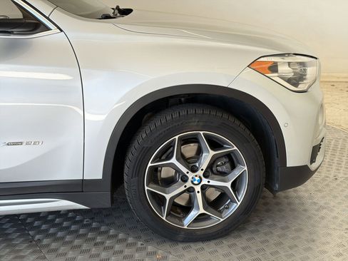 Used 2017 BMW X1 xDrive28i AWD/4WD image 12