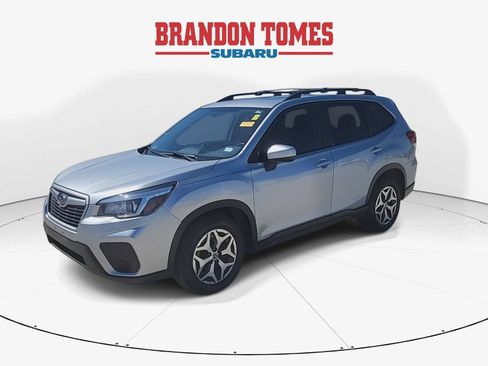 Used 2019 Subaru Forester Premium w/ All-Weather Package AWD/4WD image 6