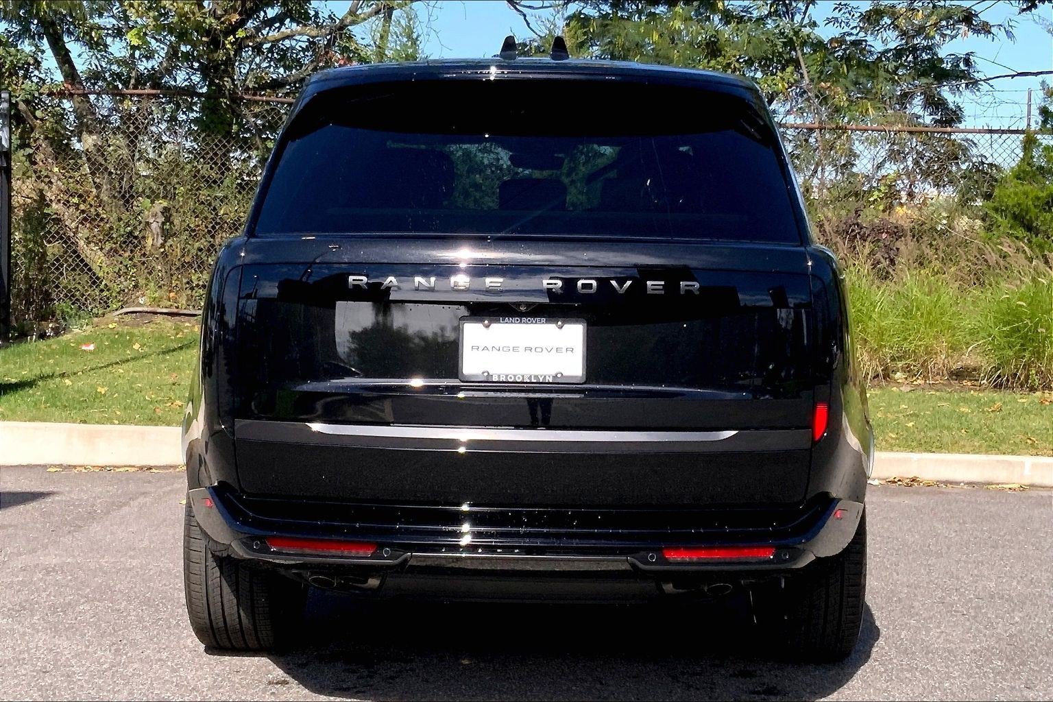 New 2027 Land Rover Range Rover SE AWD/4WD image 4