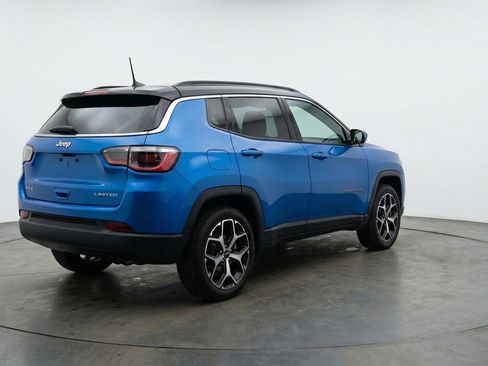 Used 2025 Jeep Compass Limited AWD/4WD image 9