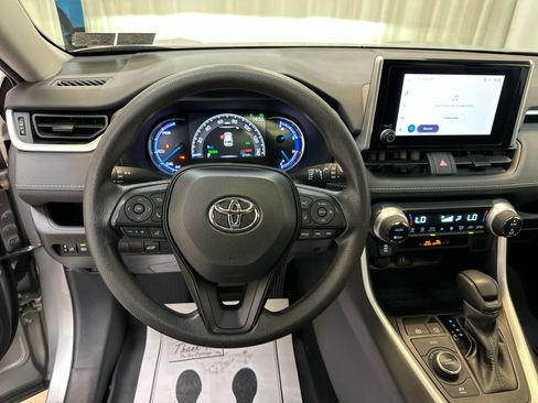 Used 2024 Toyota RAV4 XLE image 3