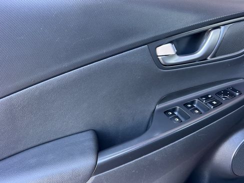 Used 2020 Hyundai Kona Limited FWD image 12