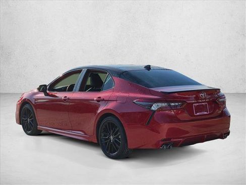 Used 2022 Toyota Camry XSE FWD image 7