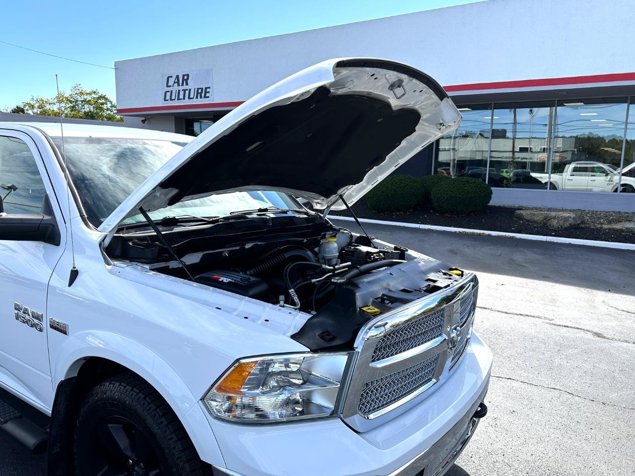 Used 2018 RAM 1500 SLT AWD/4WD image 20
