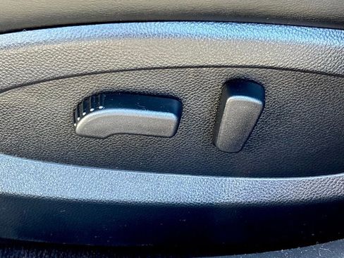 Used 2017 INFINITI QX50 2WD w/ Premium Plus Package image 19