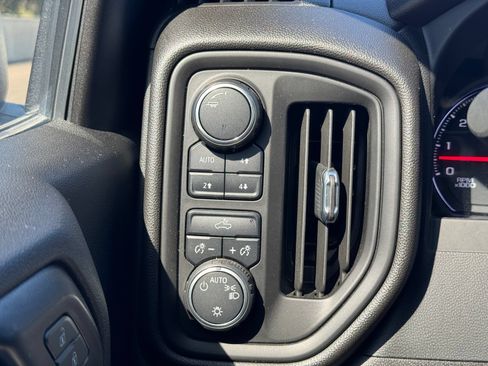 Used 2021 Chevrolet Silverado 1500 Custom Trail Boss AWD/4WD image 28