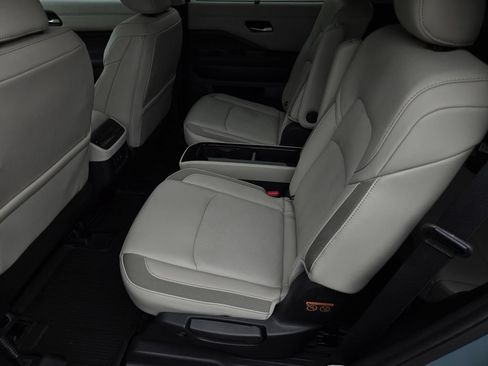 New 2026 Nissan Pathfinder SL FWD image 13