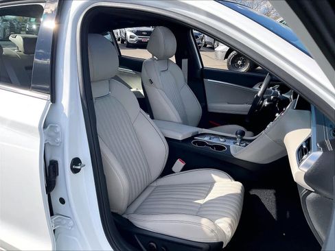 Used 2023 Genesis G70 2.0T w/ Sport Prestige Package image 10