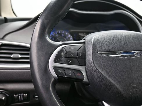 Used 2015 Chrysler 200 Limited w/ Convenience Group image 42