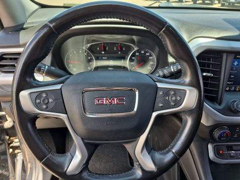 Used 2020 GMC Acadia SLE w/ Driver Convenience Package FWD image 9