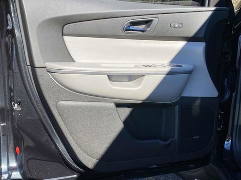 Used 2009 GMC Acadia SLT w/ LPO, Hit The Road Package image 23