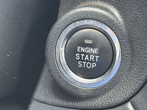 Used 2021 Subaru Outback Touring AWD/4WD image 18