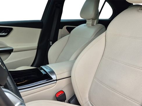 Used 2023 Mercedes-Benz C 300 4MATIC Sedan image 19