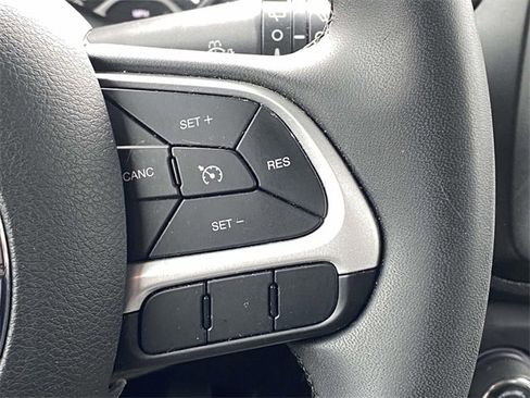 Used 2020 Jeep Renegade Latitude image 22