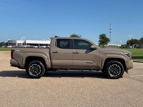 Used 2026 Toyota Tacoma TRD Sport RWD image 5
