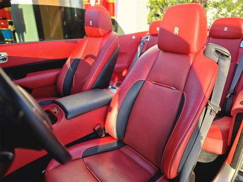 Used 2020 Rolls-Royce Dawn image 8