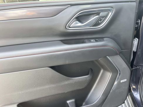 Used 2022 Chevrolet Suburban RST w/ Luxury Package image 18