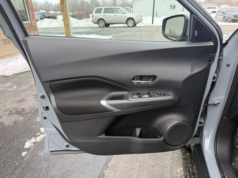 Used 2021 Nissan Kicks SV image 12