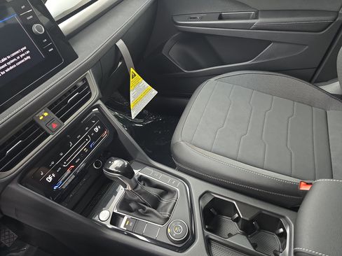 New 2026 Volkswagen Taos SE AWD/4WD image 23
