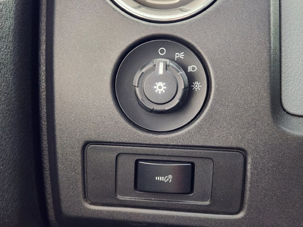 Used 2012 Ford F150 XLT AWD/4WD image 27