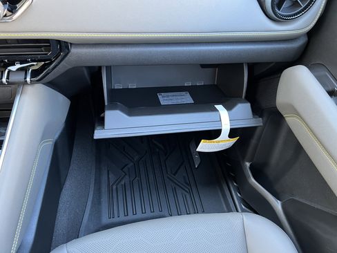 New 2026 Chevrolet Colorado ZR2 image 33