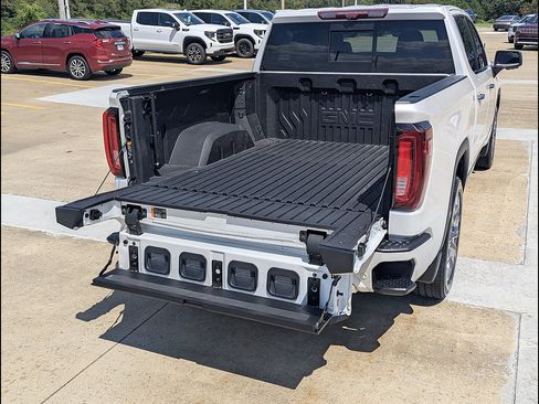 Used 2024 GMC Sierra 1500 Denali AWD/4WD image 16