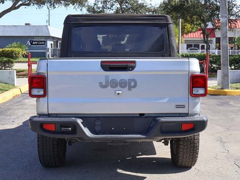 Used 2022 Jeep Gladiator Overland image 9