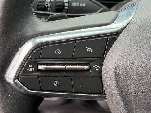 Used 2025 Chevrolet Tahoe Premier RWD image 16