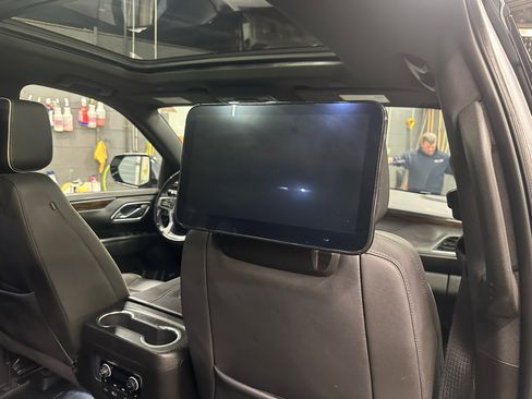 Used 2023 Chevrolet Suburban Premier w/ Advanced Technology Package image 23