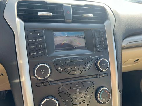 Used 2015 Ford Fusion SE image 11