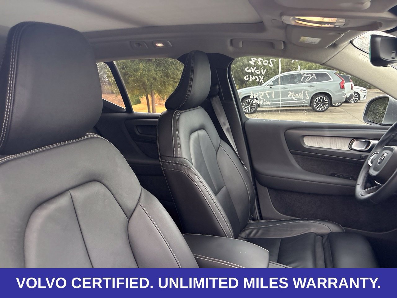 Used 2023 Volvo XC40 B5 Plus w/ Protection Package Premier AWD/4WD image 12