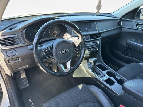 Used 2018 Kia Optima S image 9